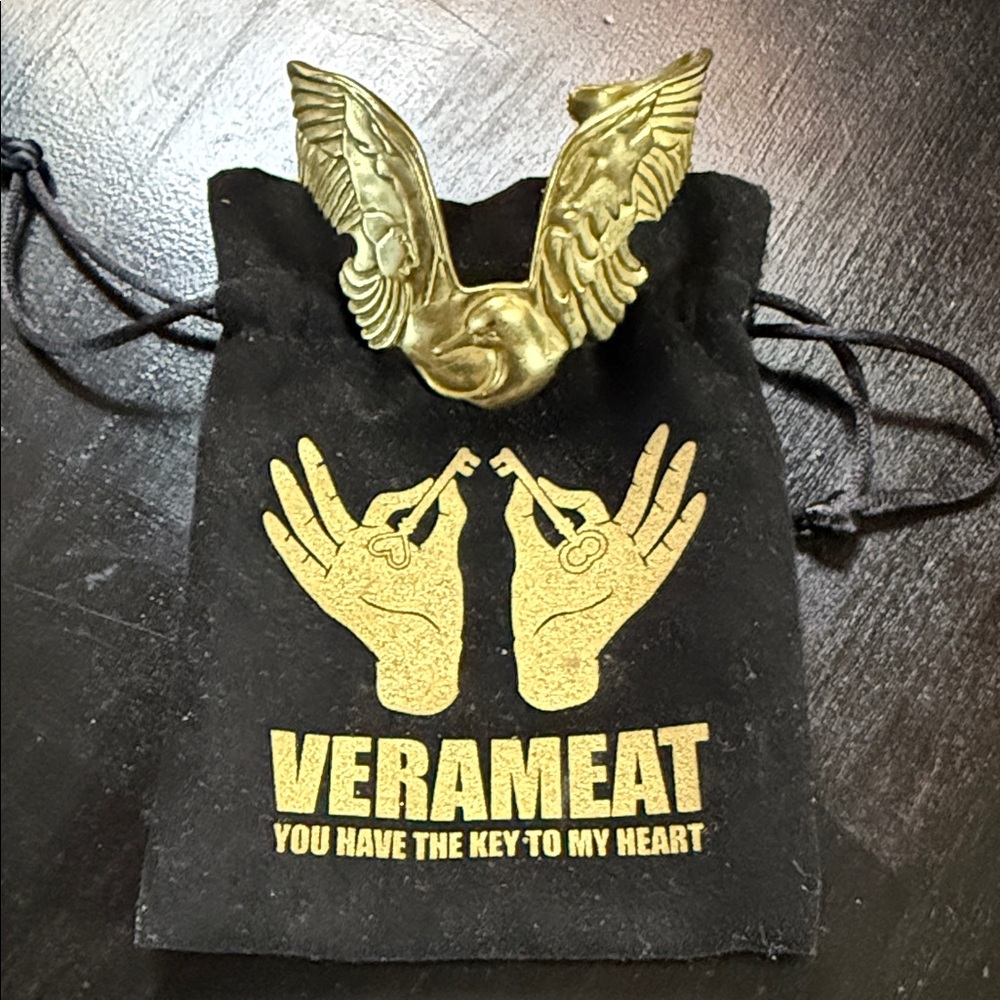 Gold swan wing cuff bracelet Verameat